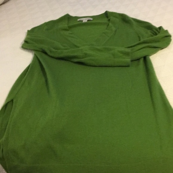 Autumn Cashmere Sweaters - Lovely green cashmere sweater. Size S Autumn Cashmere Sweaters - Lovely green cashmere sweater. Size S